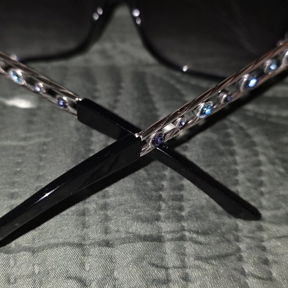 Brighton Halo Sunglasses - Picture 5 of 16